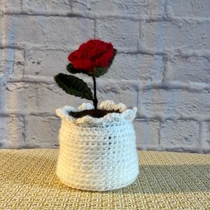 Handmade crochet rose with pot